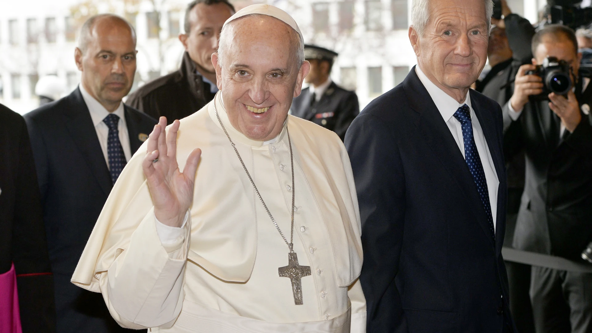 Paus Franciscus schrapt audiënties wegens ziekte: voorbereidingen van bezoek aan ons land gaan door