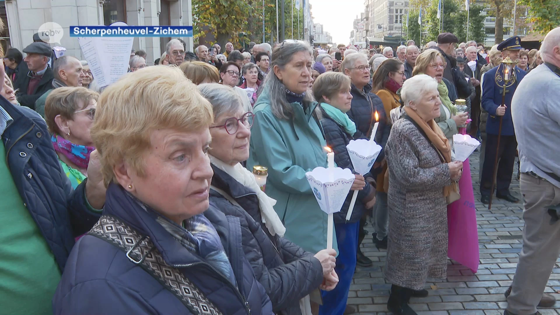 Duizenden toeschouwers voor 395e Kaarskensprocessie in Scherpenheuvel