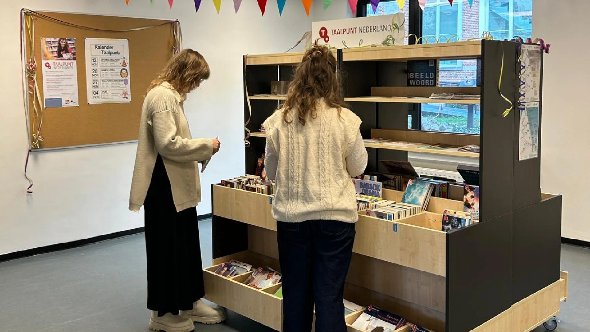 Taalpunt Nederlands met lesmateriaal voor anderstaligen opent in bibliotheek van Aarschot