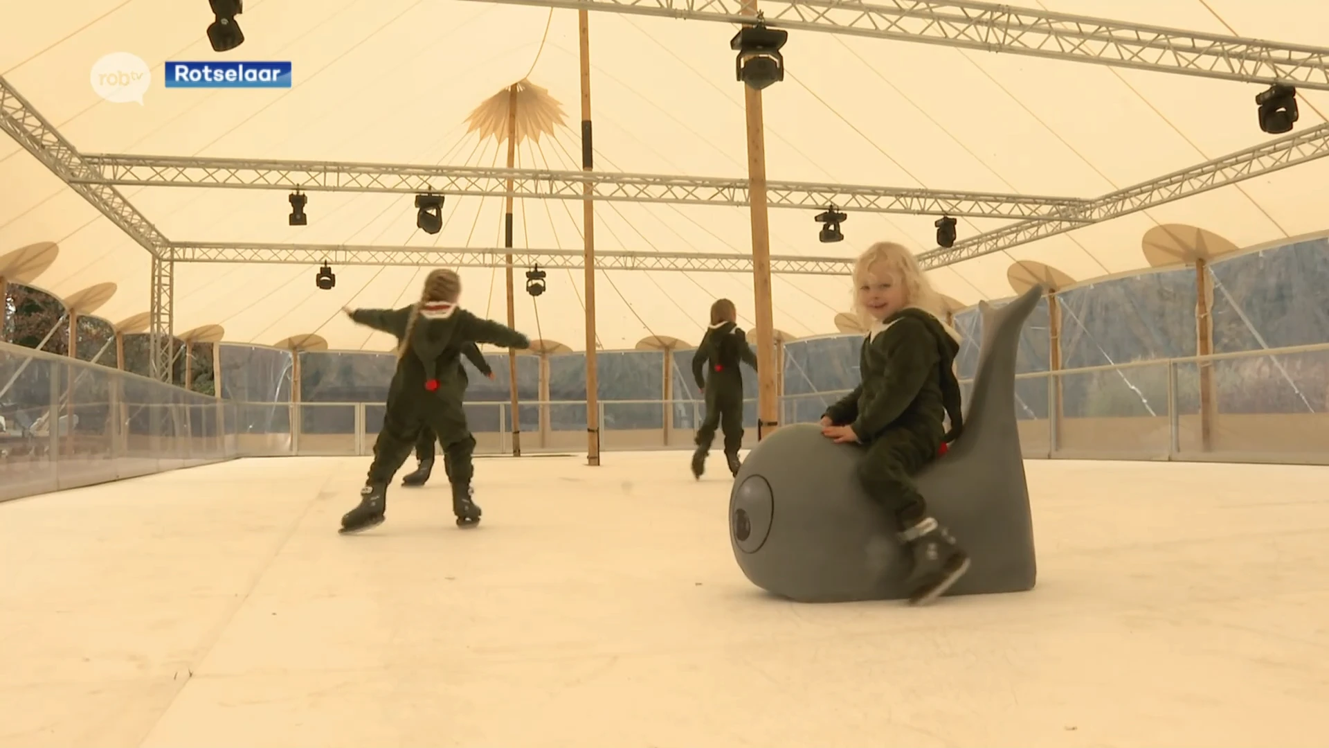 Schaatsen in de tuin van een kasteel? Het kan bij Rega's Hof in Rotselaar