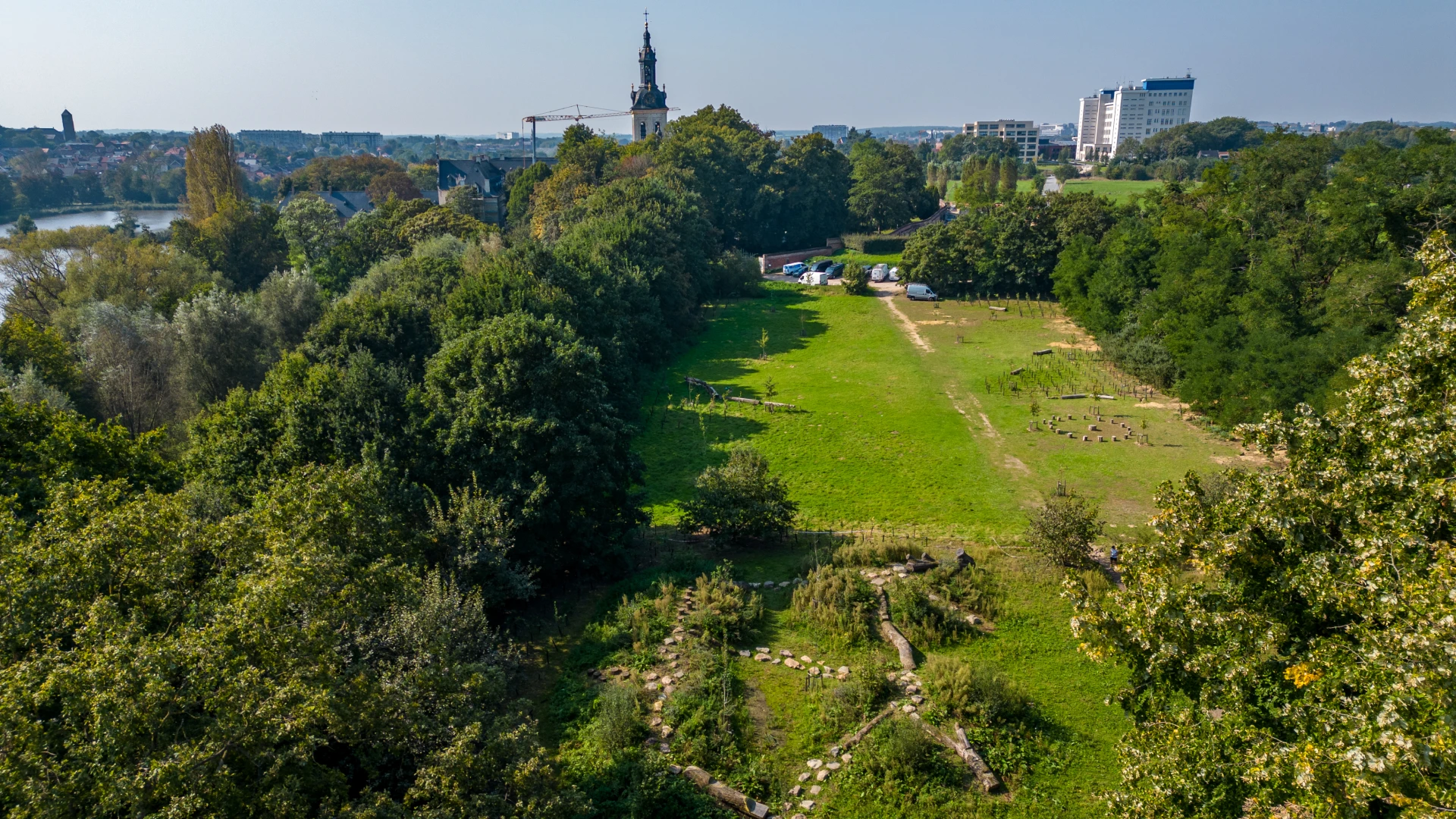 Spaanse Kroonwijk in Korbeek verkozen tot beste "Groen(blauwe) ader" van ons land, natuurpark de Warande aan Abdij van Park wint prijs voor beste "Landschapsinrichting"