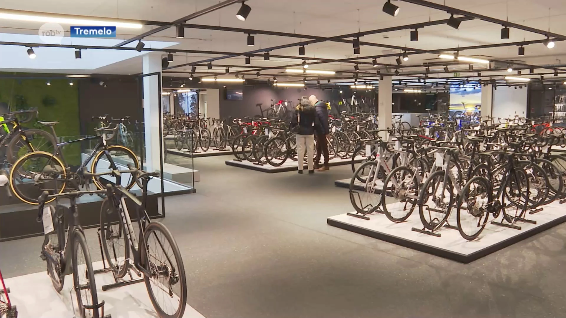 Niels Albert Bike Store terug open na verbouwingen: "Oppervlakte van onze showroom is verdubbeld"