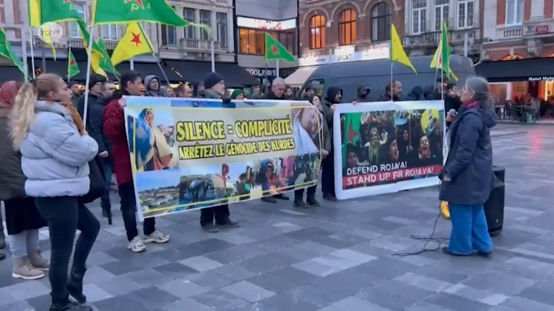 Koerdische gemeenschap uit Leuven houdt protestactie op het Martelarenplein