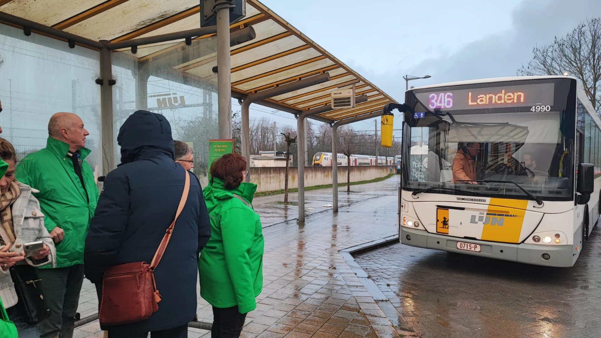 Buslijn 346 tussen Tienen en Landen gaat vanaf 6 januari minder rijden, ACV en TreinTrambus organiseren afscheidsrit: "Openbaar vervoer in meeste dorpen verdwijnt"