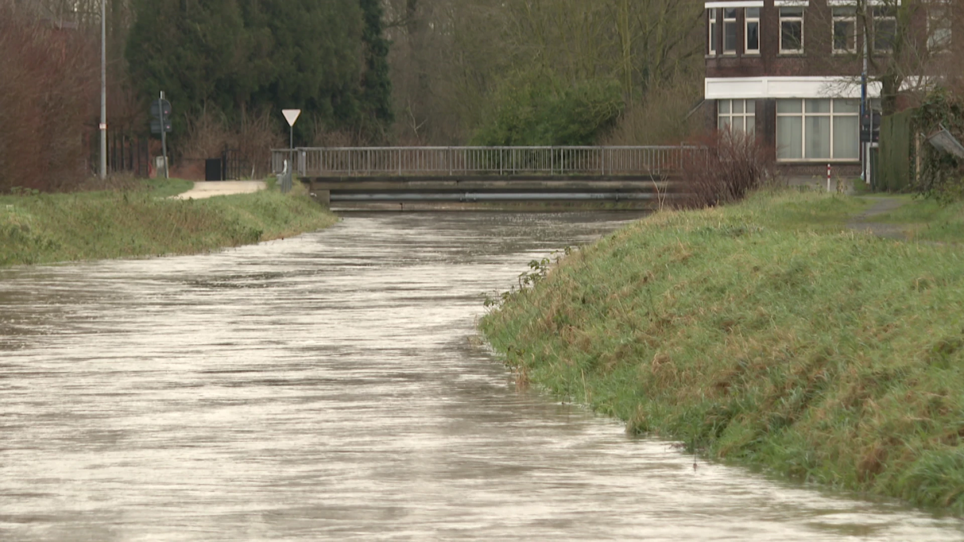 Waterpeil van Demer en Scherpenheuvel-Zichem opnieuw onder alarmpeil: beide steden volgen waterstand verder op