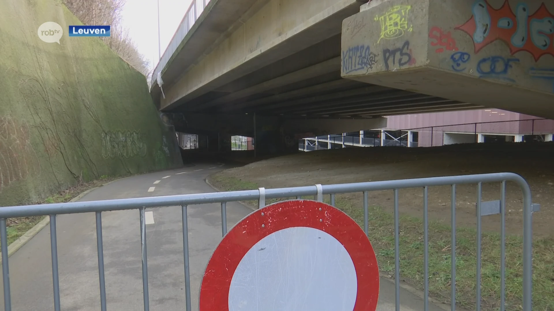 Fietspad langs Lüdenscheidsingel in Leuven afgesloten: "Onveilig door verzakking van een talud"