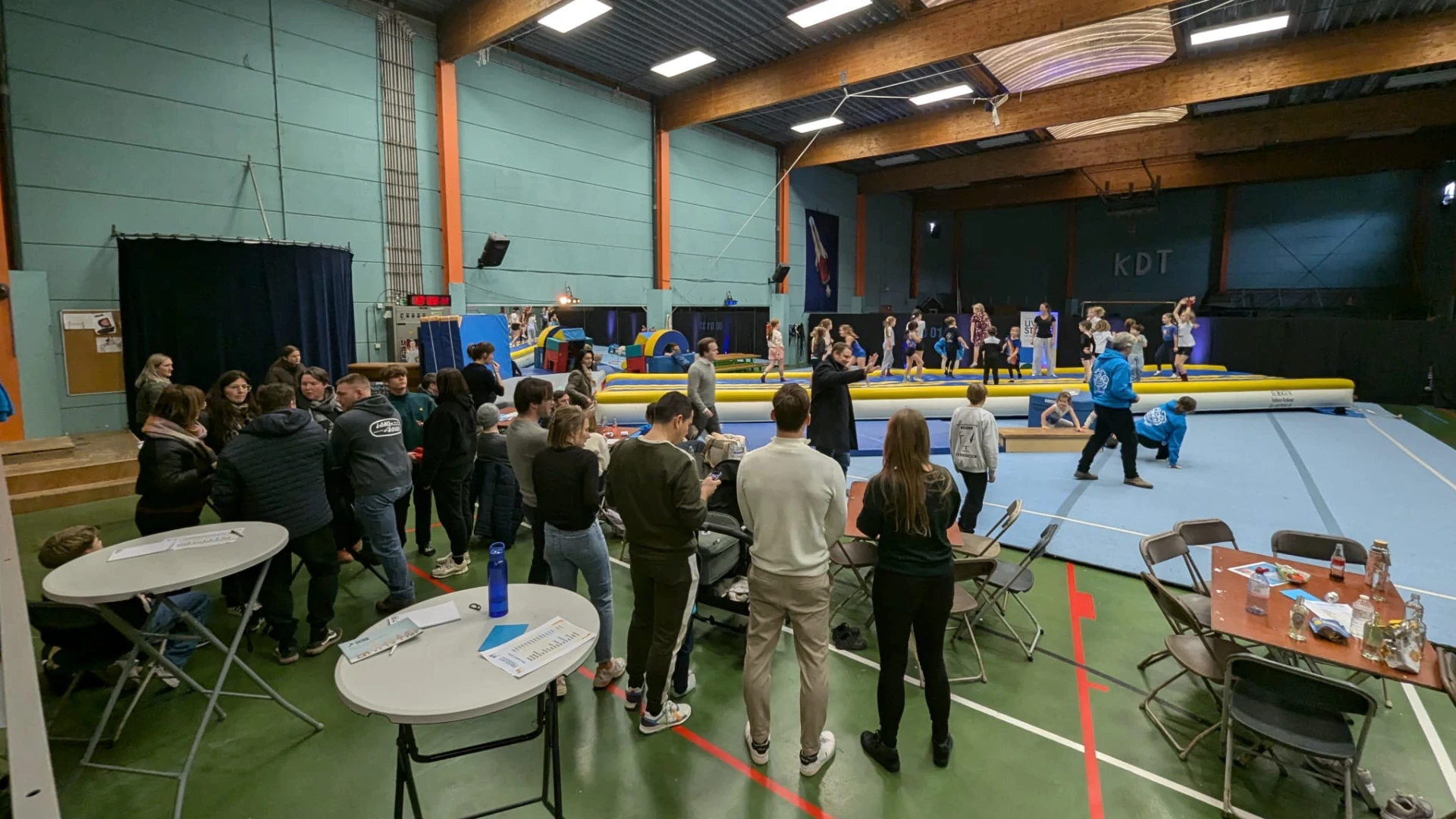 24 uur trampolinespringen in Diest levert 6700 euro op: "Meer dan we verwacht hadden"