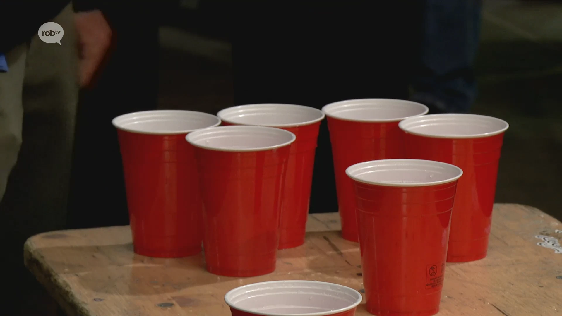 40 duo's strijden voor titel van bierpong-kampioen in jeugdhuis de ZoeNK in Kessel-Lo