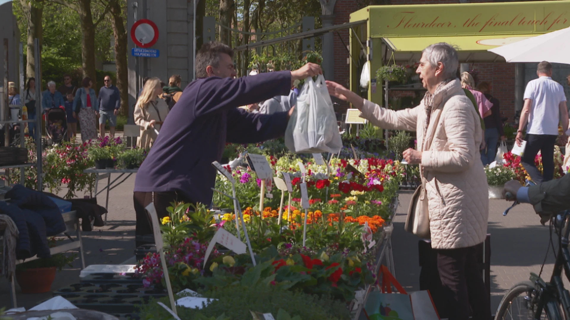 Vrijdagmarkt Leuven verhuist op 15 mei uitzonderlijk naar andere plaatsen in de stad door Beiaardcantus