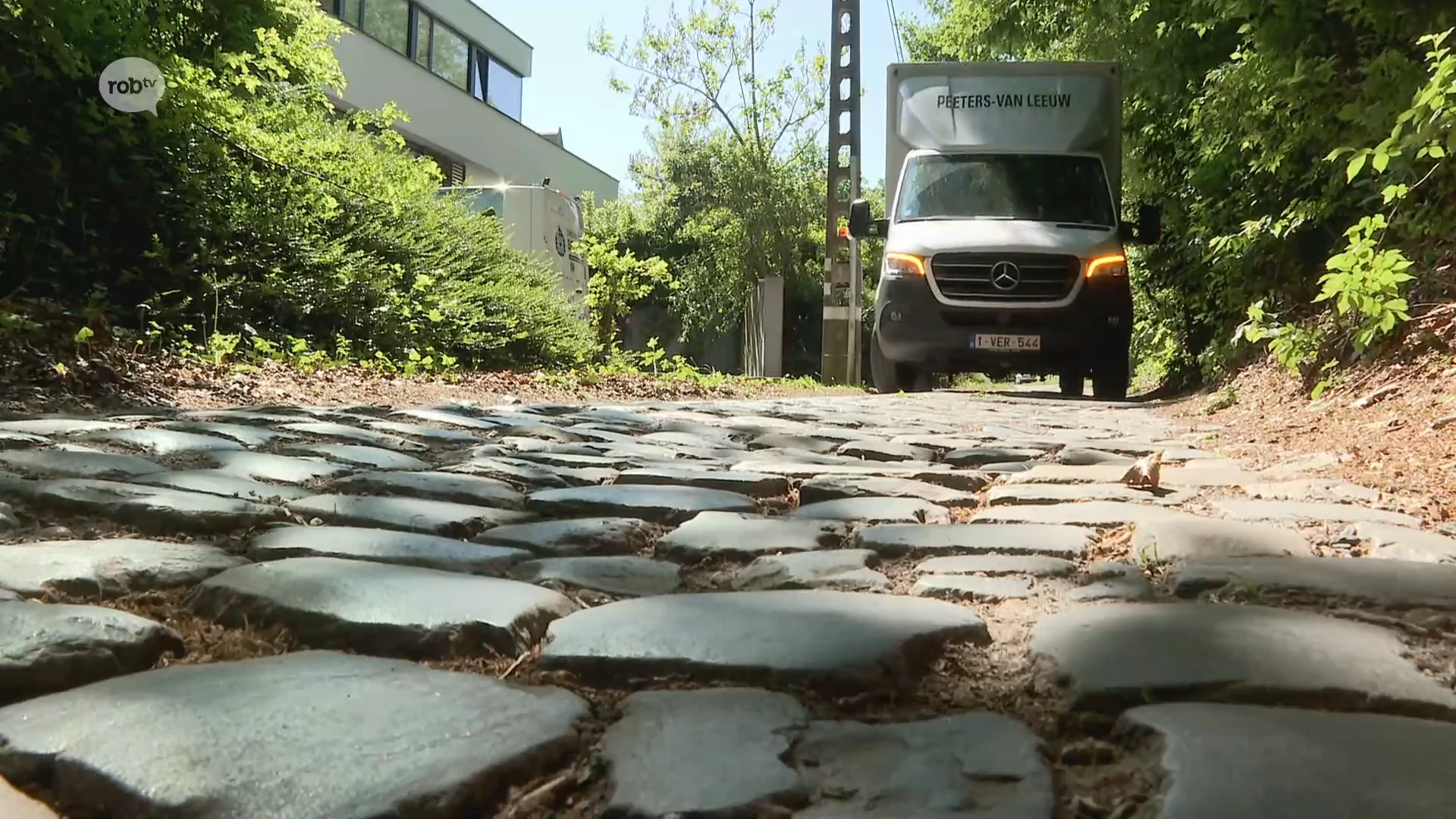 Straat in Blanden bij Oud-Heverlee in slechte staat: "Ik denk dat de weg zelfs niet geschikt is voor Parijs-Roubaix"
