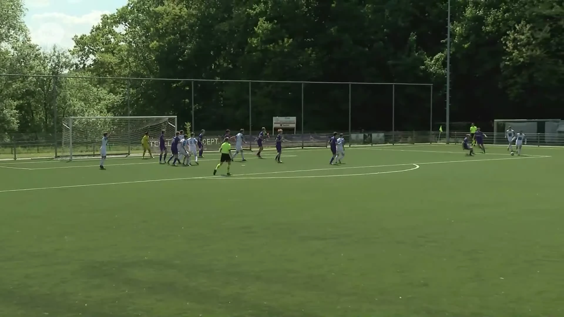 Huldenberg is één overwinning verwijderd van amateurvoetbal na zege tege Wevelgem (2-0)