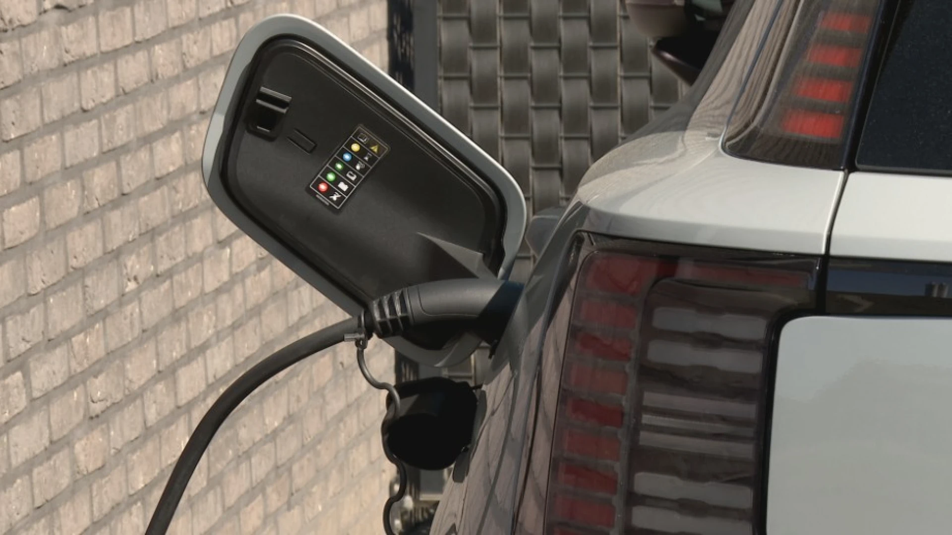 Leuvens softwarebedrijf Scoptvision wil huidige software uitbreiden om groot aantal elektrische auto's goedkoop en milieuvriendelijk op te laden
