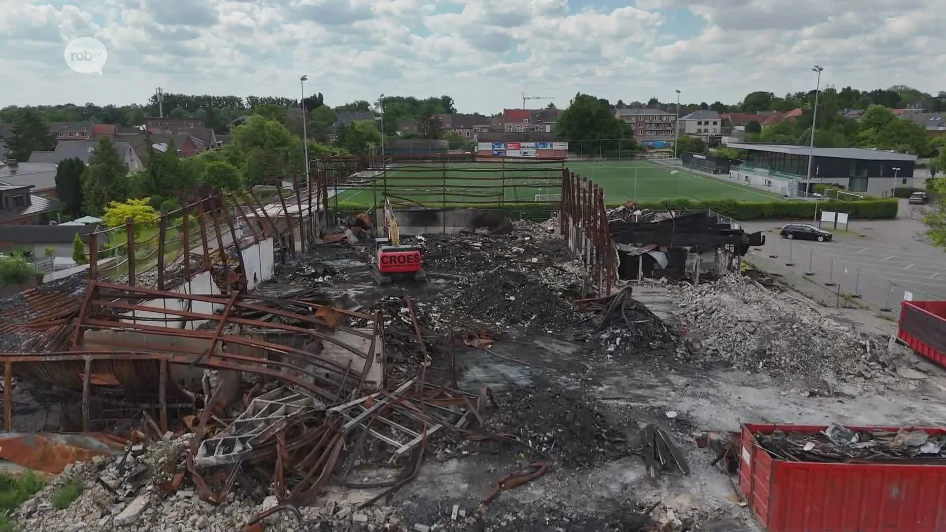 Afbraakwerken sporthal Hoegaarden zijn gestart: "Nieuwe sporthal over 3 jaar"