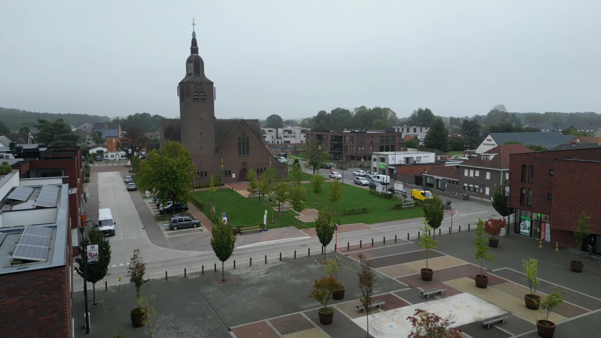Pinksterkermis in Begijnendijk door droogte niet afgesloten met vuurwerk, gemeente overweegt show met vuurspuwers