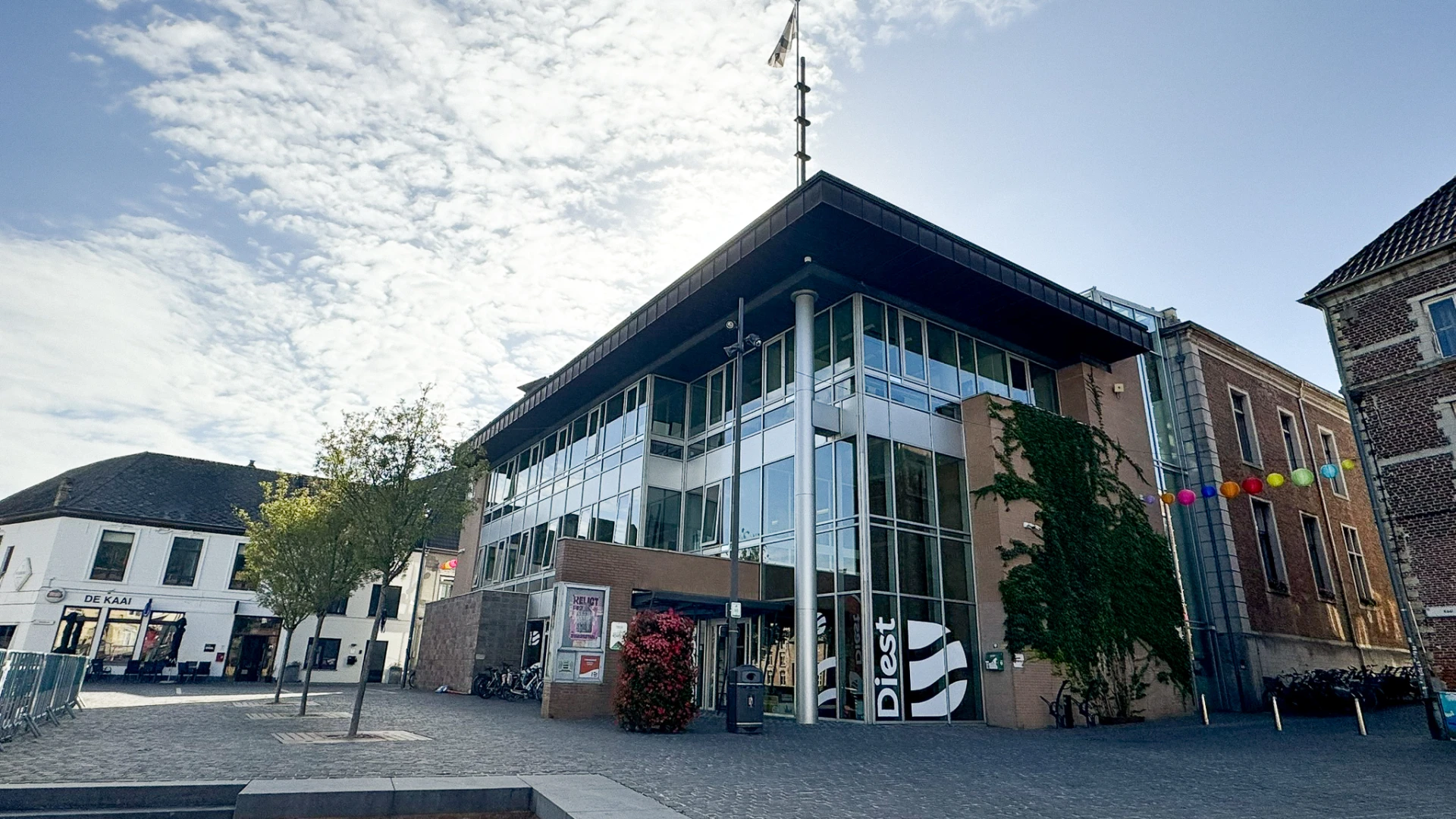 Ook in Diest kan je voortaan in het stadhuis gratis een officiële pasfoto laten nemen