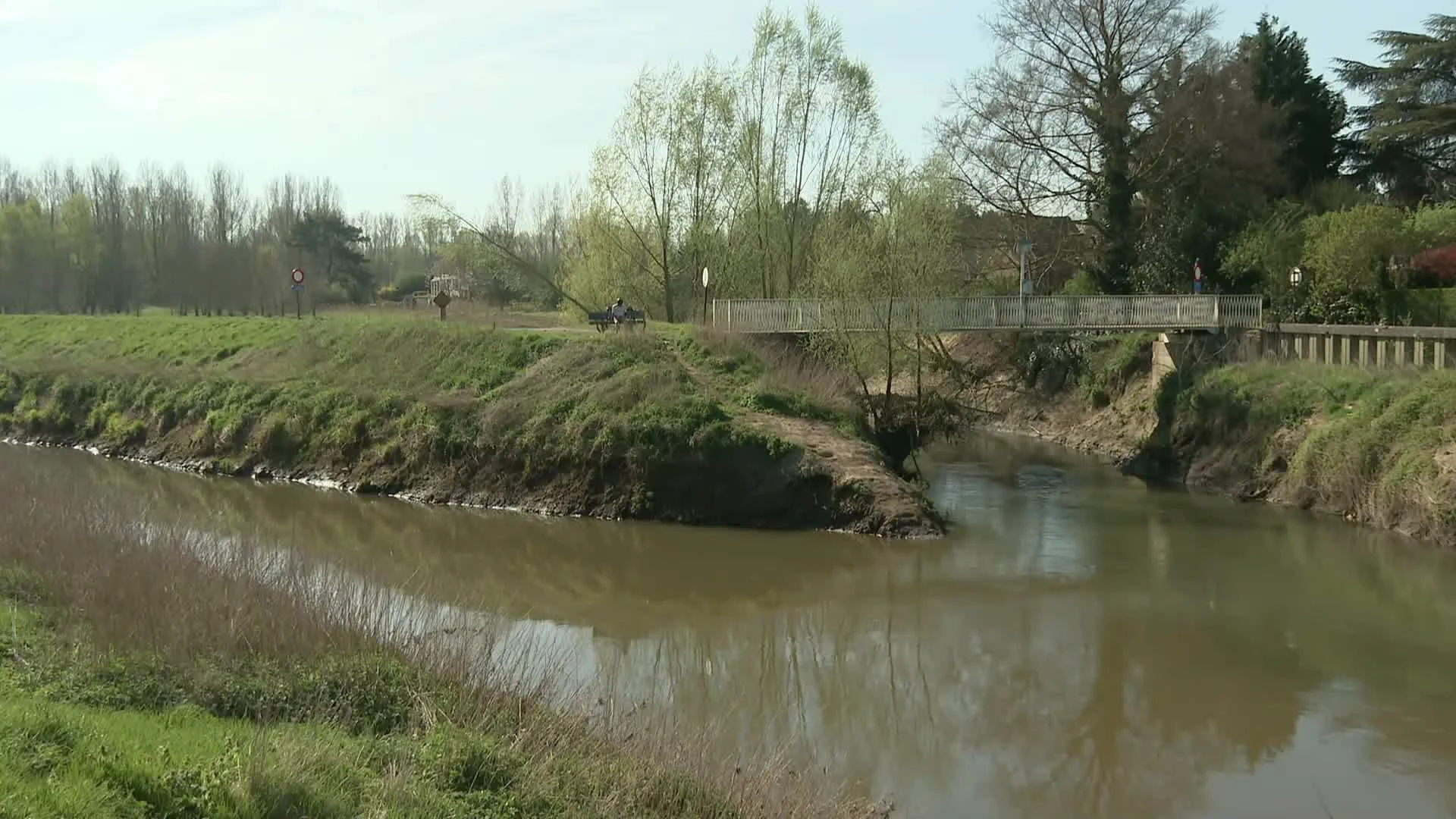 Gouverneur verbiedt om water op te pompen uit onbevaarbare waterlopen en grachten door aanhoudende droogte