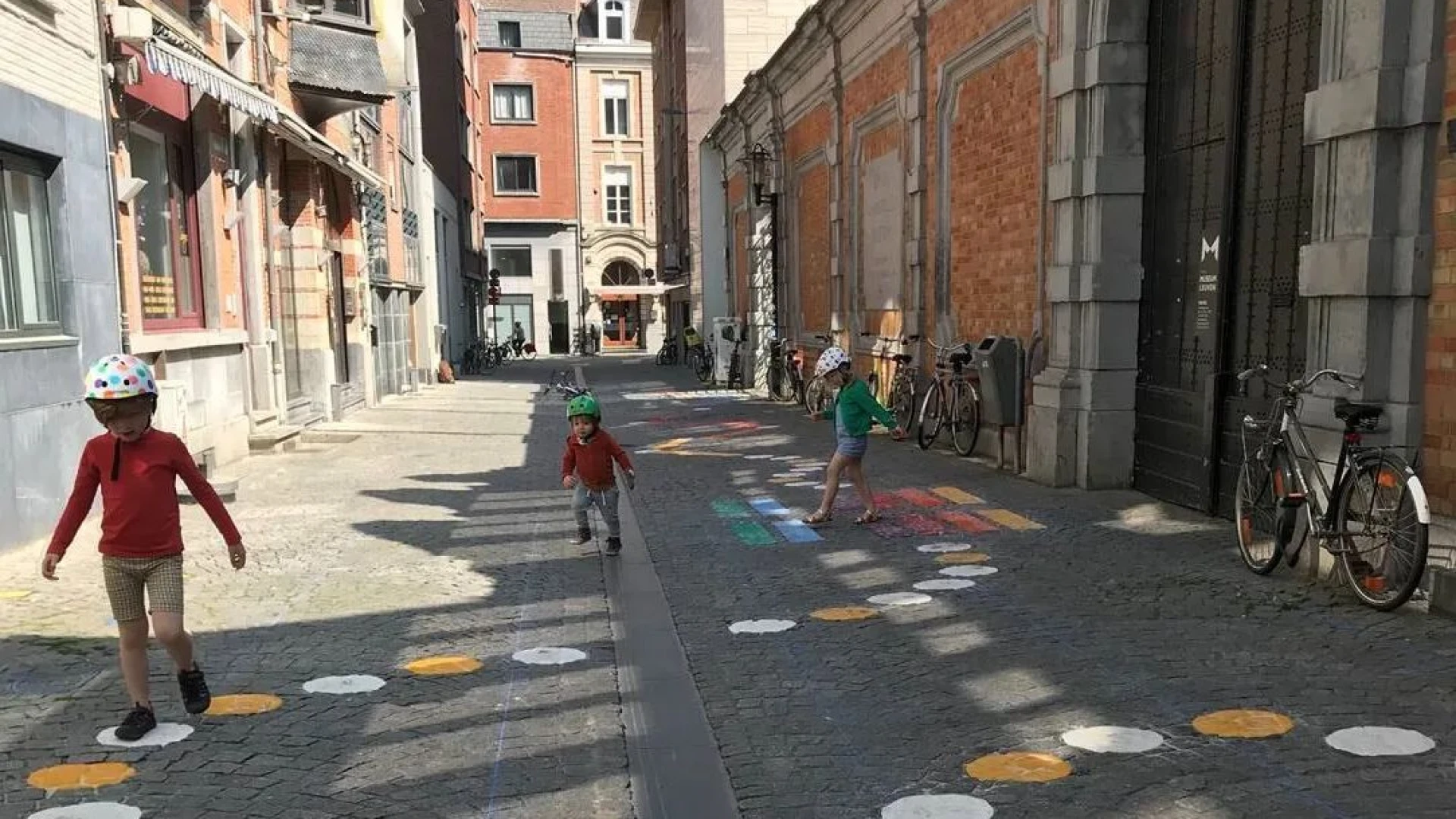 Savoyestraat en tuin M Leuven worden in de zomervakantie elk weekend Museumspelstraat