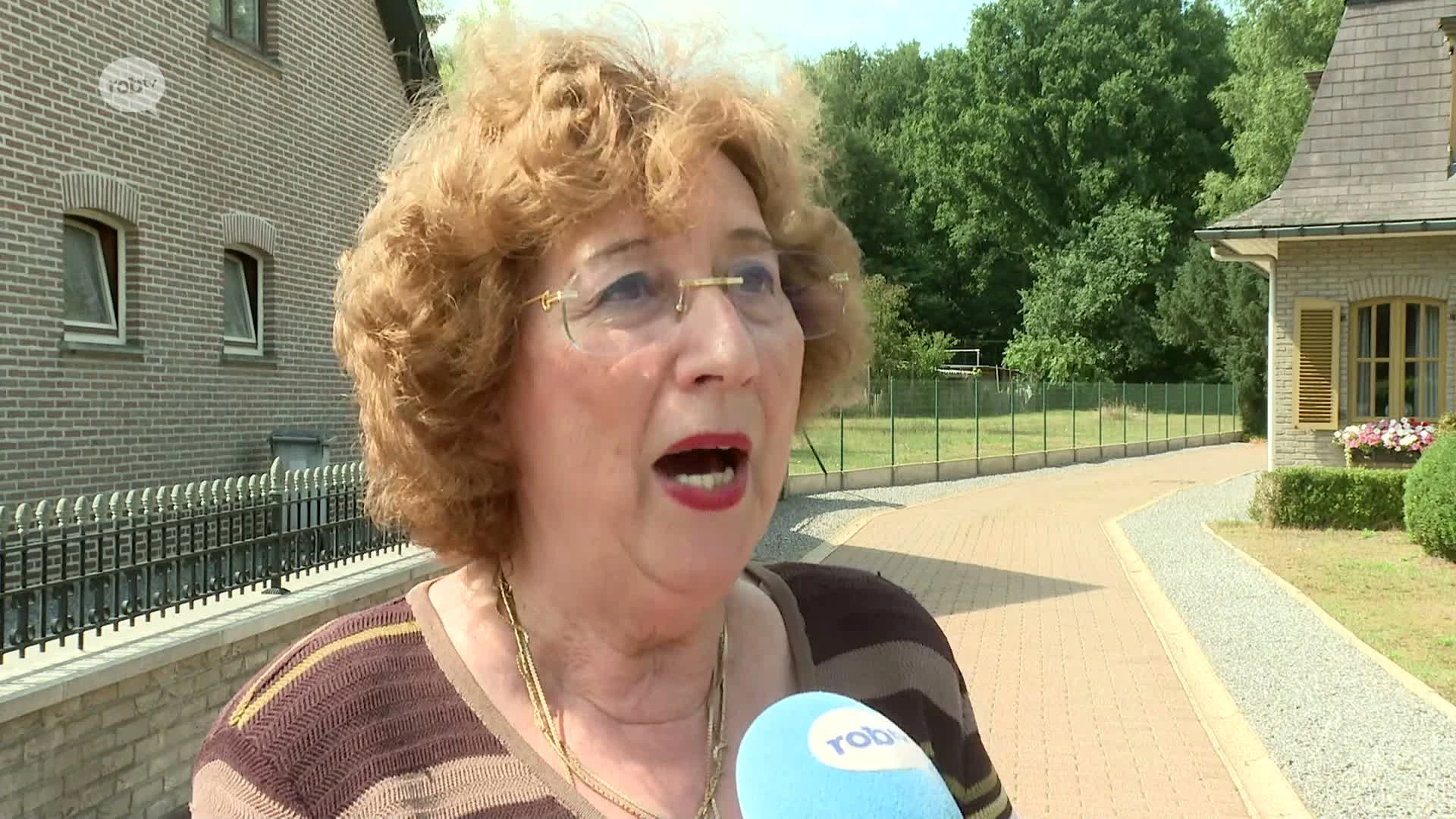 Rode verf tegen geweld in Gaza: "Het geweld duurt al veel te lang, daarom deze rode lijn"