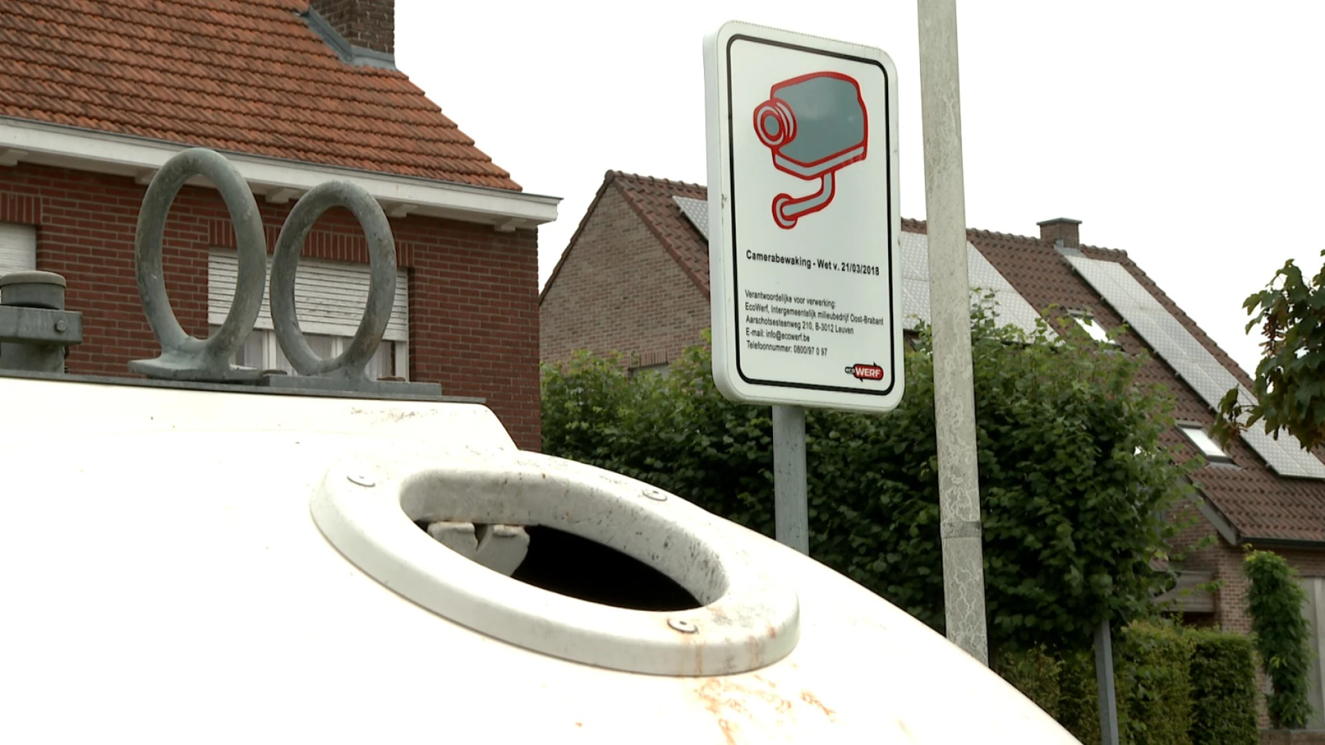 Glabbeek overweegt om glasbollen enkel toegankelijk te maken voor inwoners: "80% van alle sluikstorters is géén inwoner van Glabbeek"
