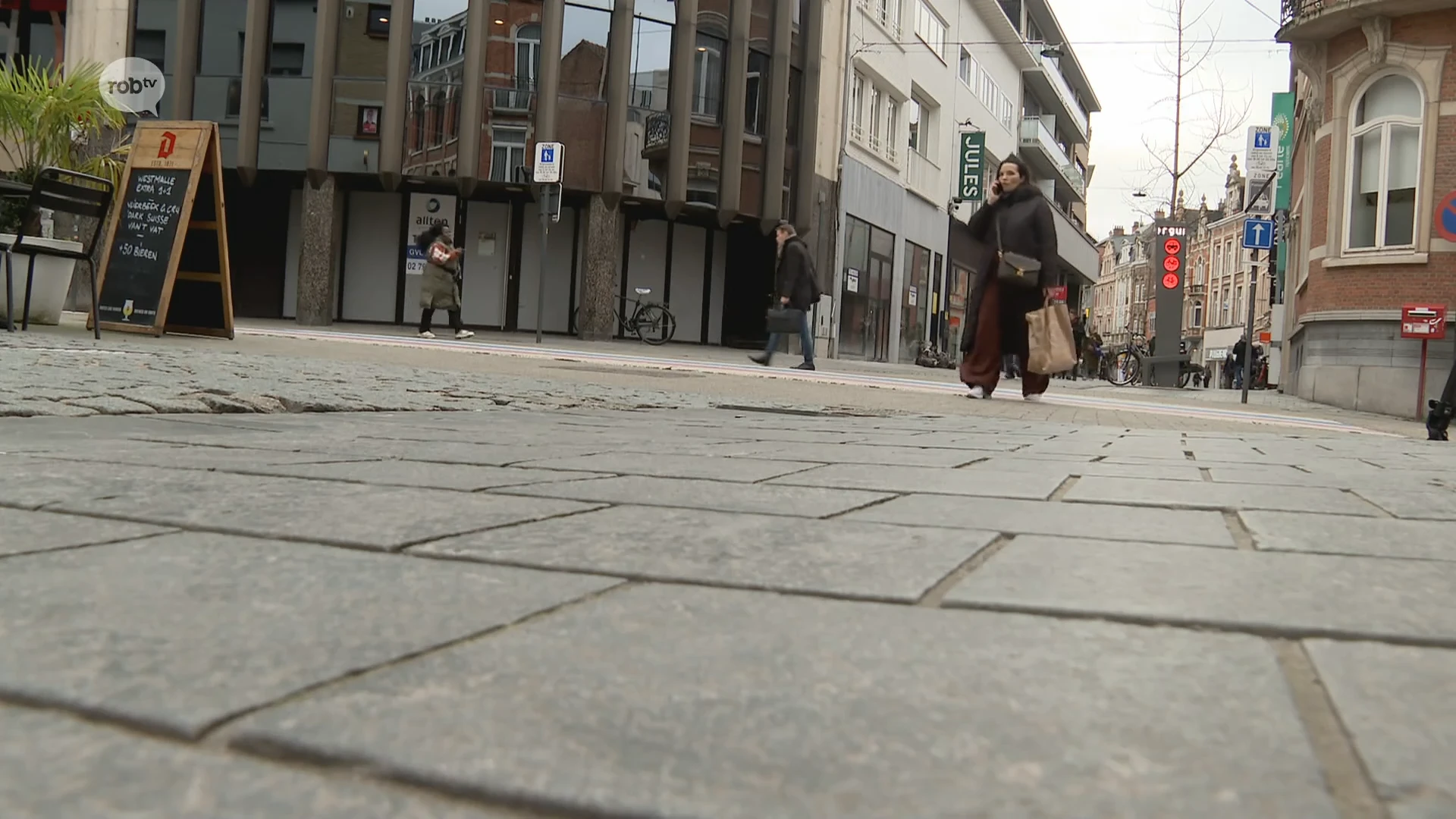 Twee mannen gearresteerd na spectaculaire achtervolging met drone in centrum van Leuven: "Gouden ketting van hals van meisje getrokken"