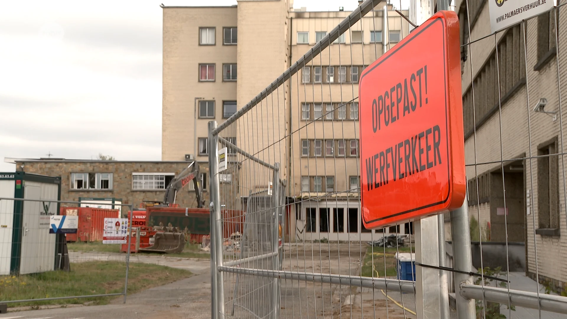 Afbraakwerken van ziekenhuisvleugel op Sint-Jan site in Tienen gestart
