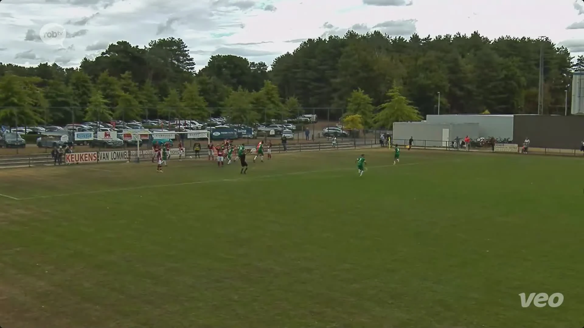 Meteen spektakel op openingsspeeldag in 1ste provinciale: VK Linden-doelman Zeno De Corte kopt z'n ploeg naar puntje tegen FC ATO