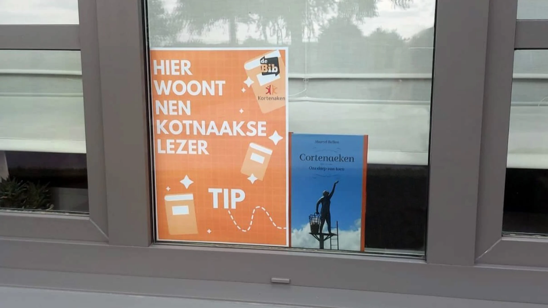 Bibliotheek van Kortenaken promoot lezen met 'Hier woont nen Kotnaakse lezer'-actie