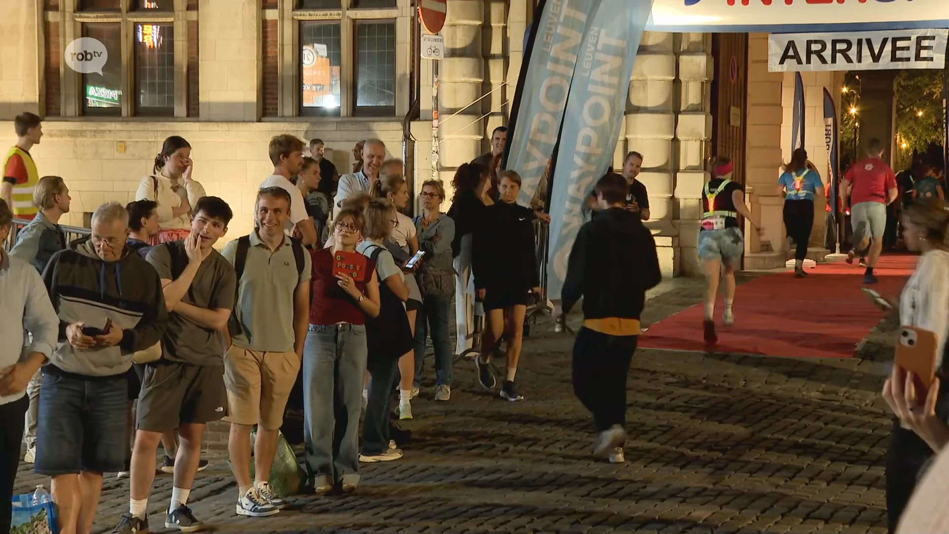 5.000 lopers nemen deel aan Leuven Night Run door mooiste gebouwen van studentenstad