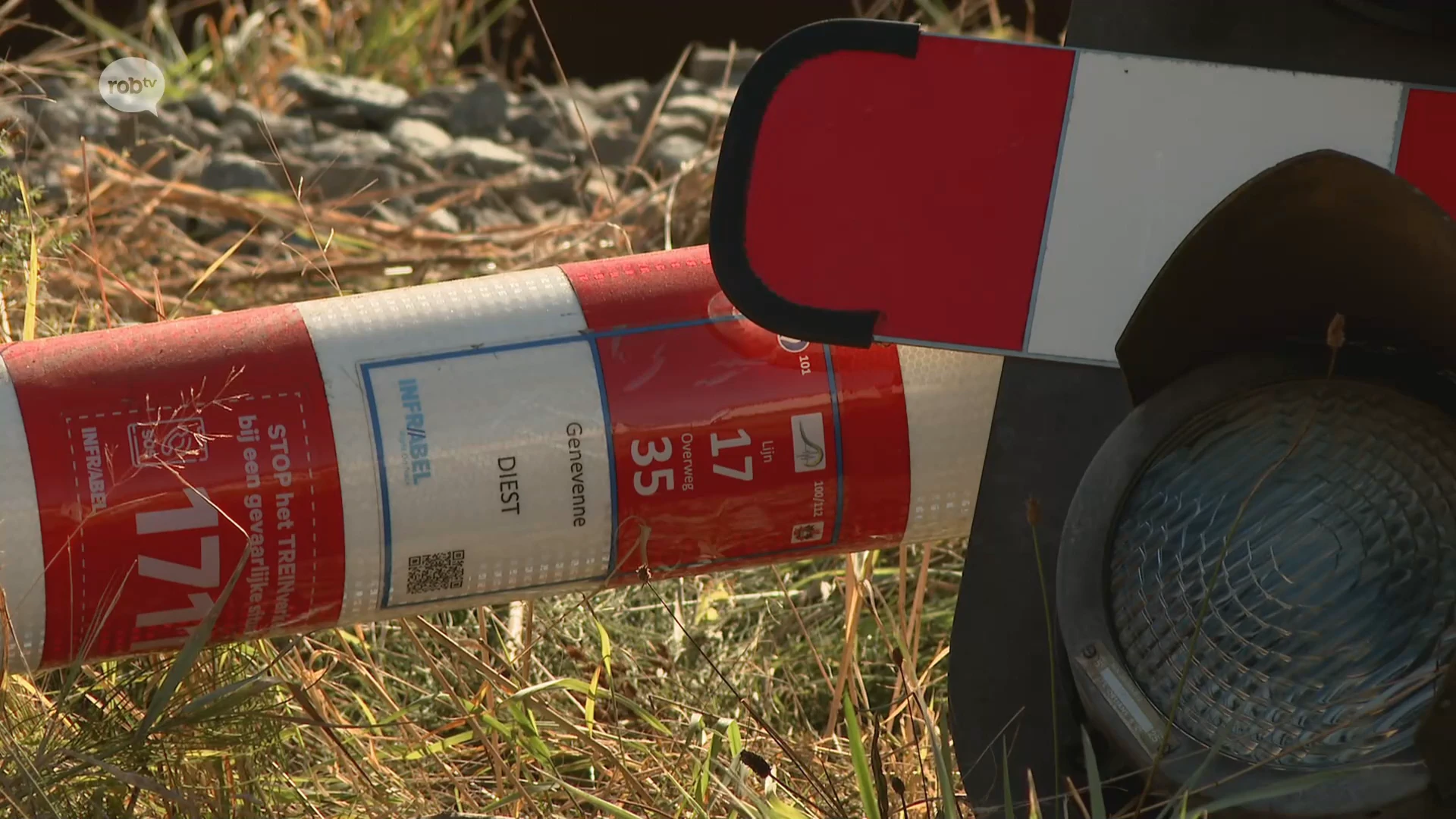 7 van 110 overwegen in onze provincie heeft geen slagbomen: "Niet aan de orde, want niet vereist bij industriële spoorlijnen"