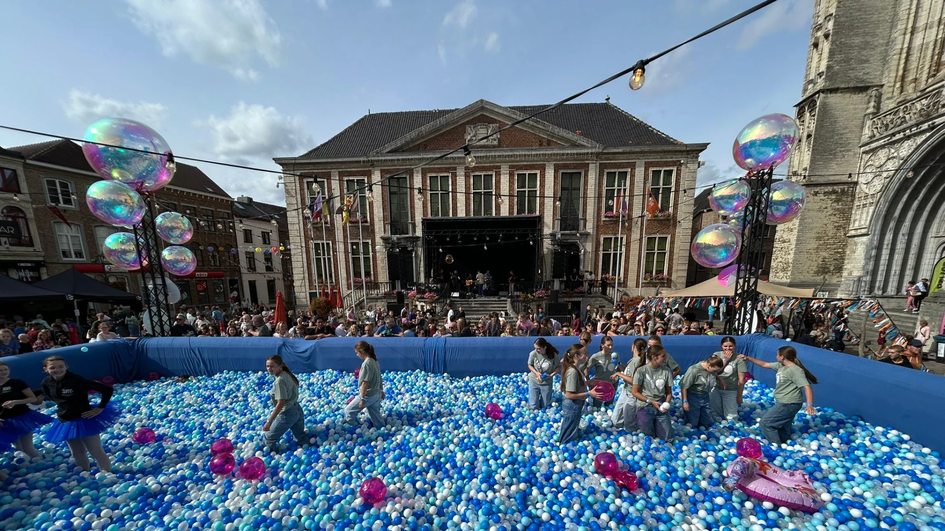 Eigenzinnige stadsfestival Relict in Diest staat met meer dan 30 activiteiten in het teken van water: "Heel fijn om samen plezier te maken"