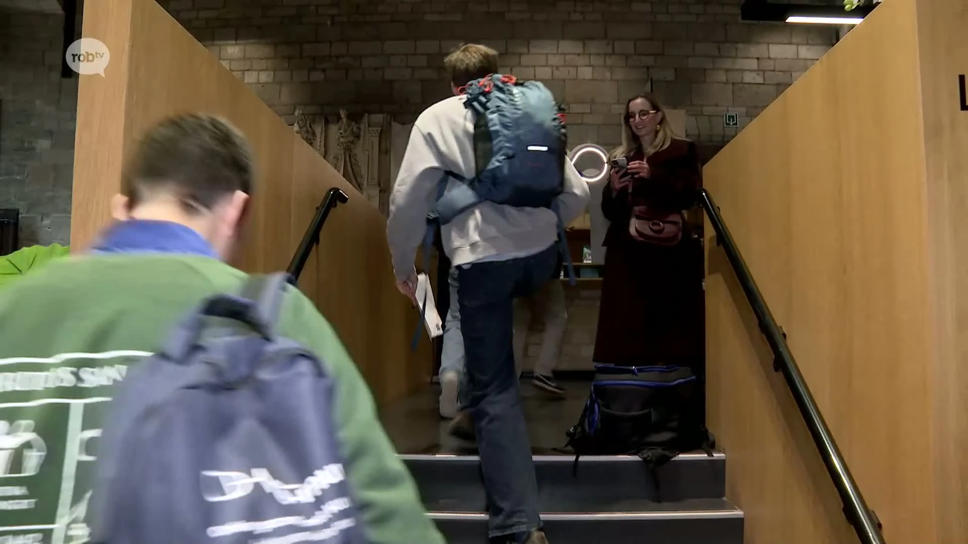 Hoofdafbeelding voor artikel Studenten leren geschiedenis…