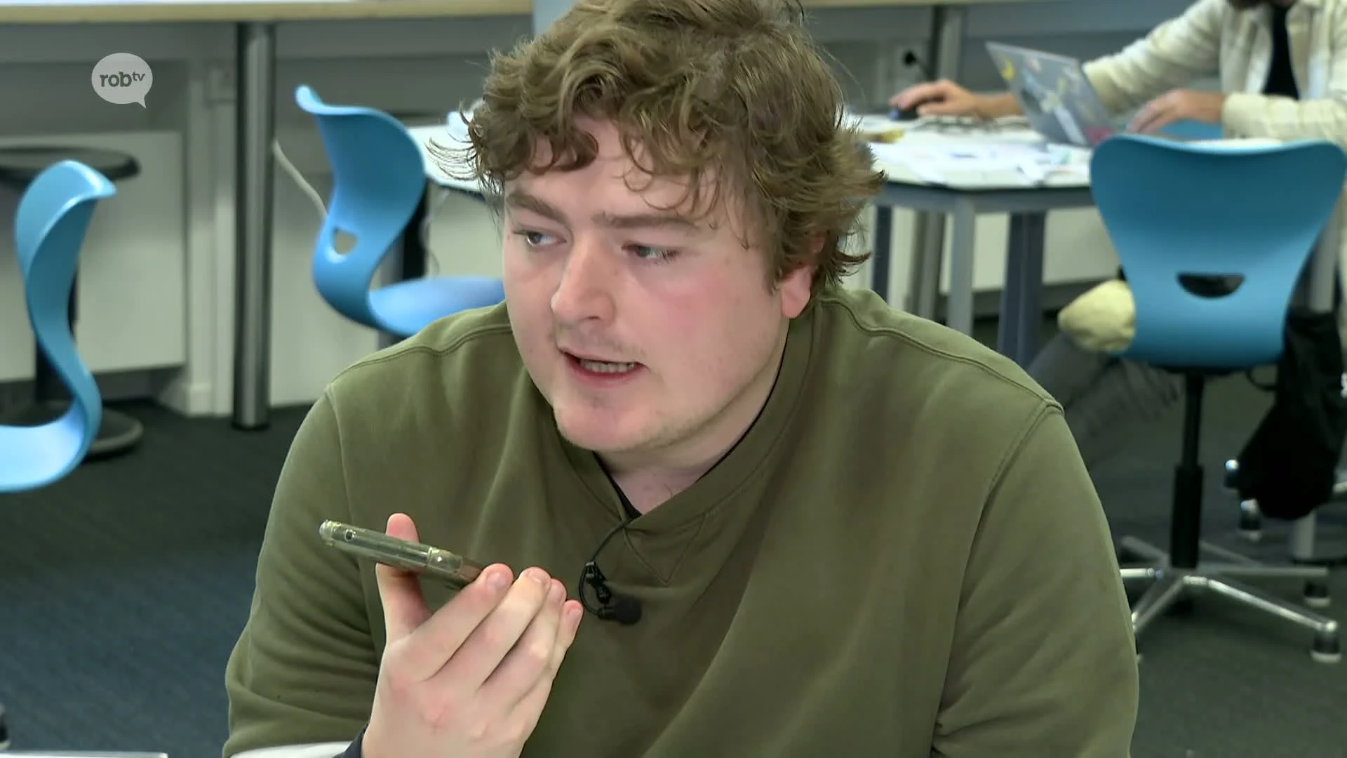 Hoofdafbeelding voor artikel Klinkt AI voortaan Vlaamser?…