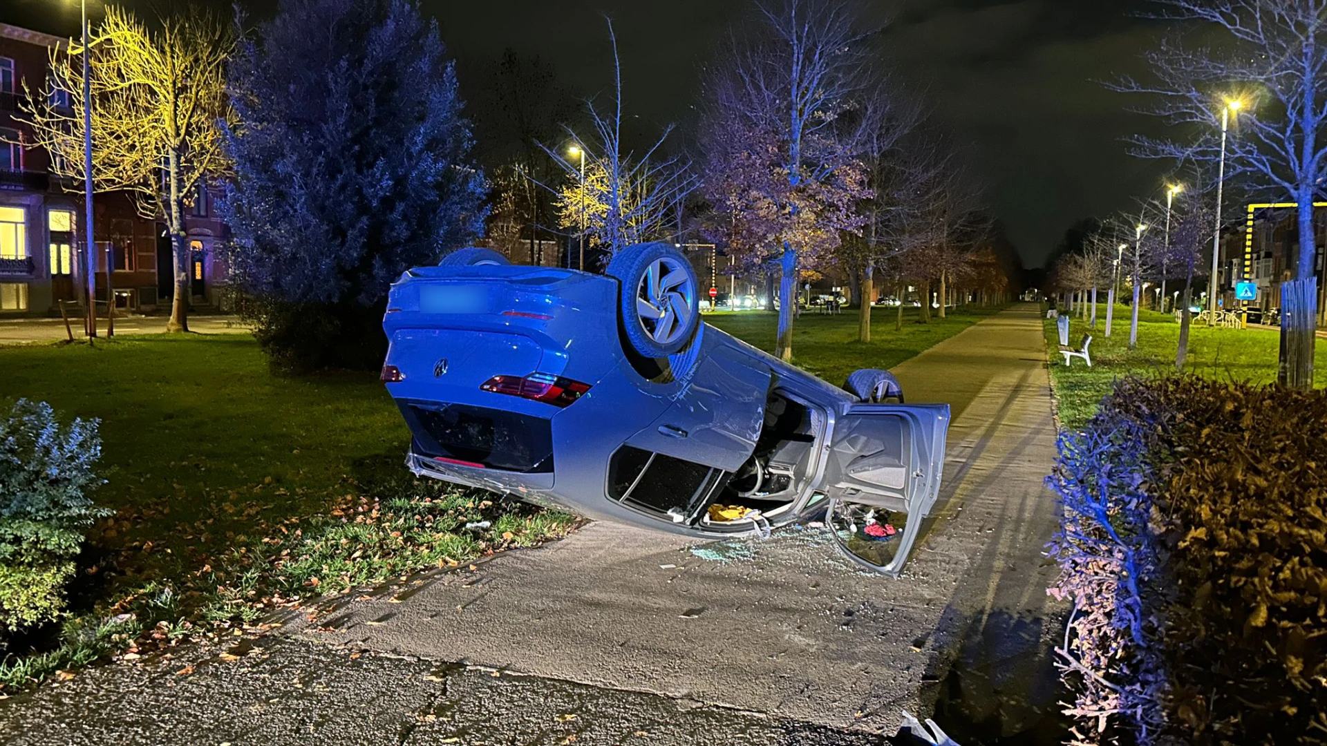 Hoofdafbeelding voor artikel Auto van vrouw van 83 belandt…