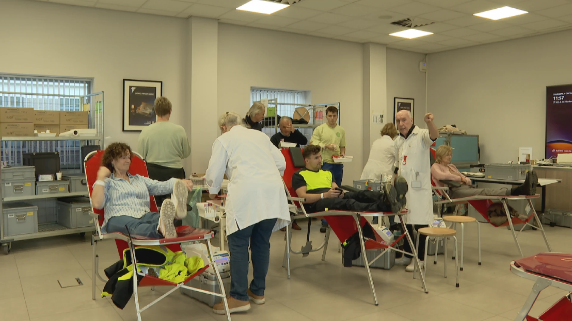 Hoofdafbeelding voor artikel 110 mensen doneren bloed in…