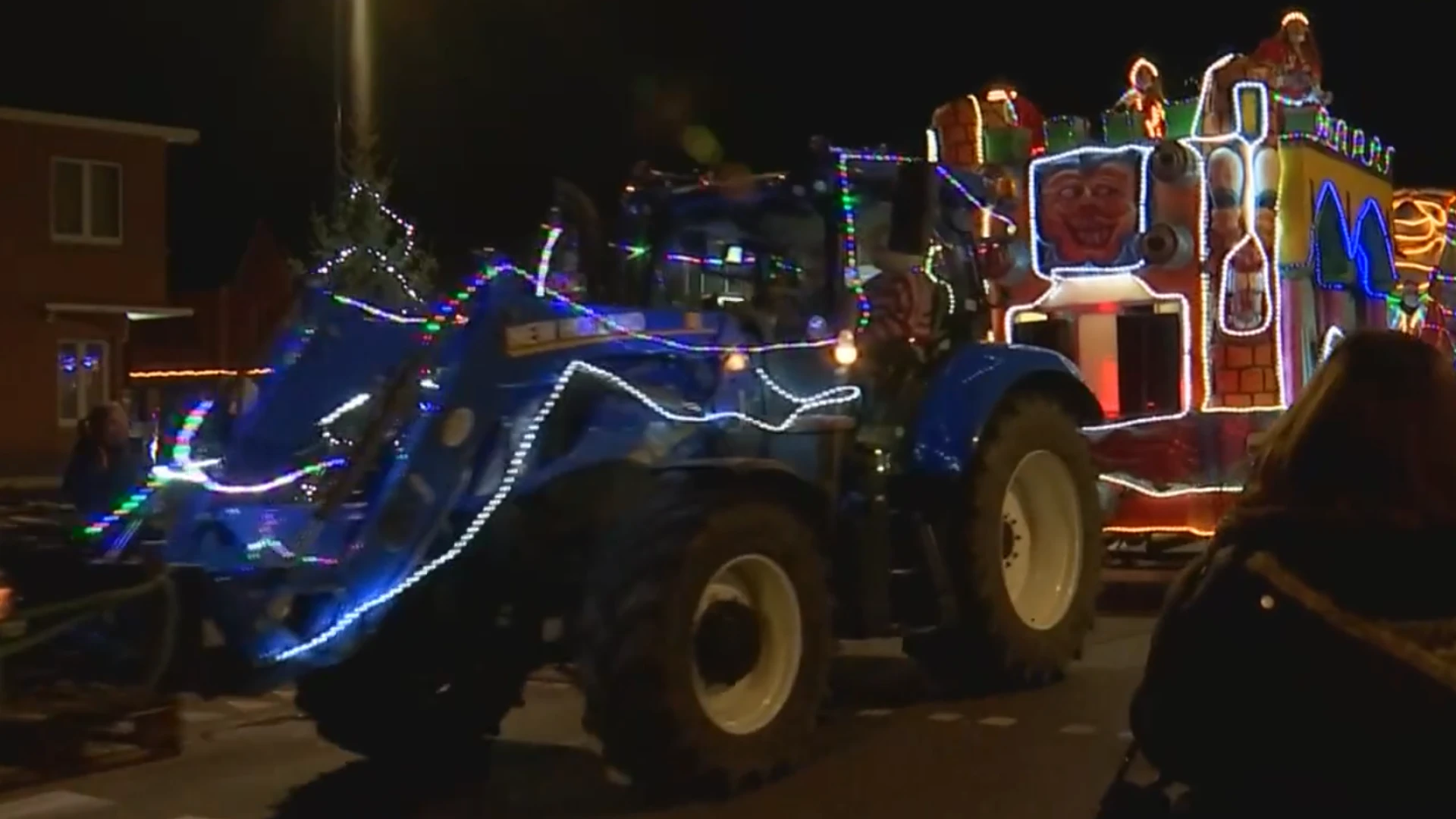 Hoofdafbeelding voor artikel Opnieuw verlichte tractorparades…