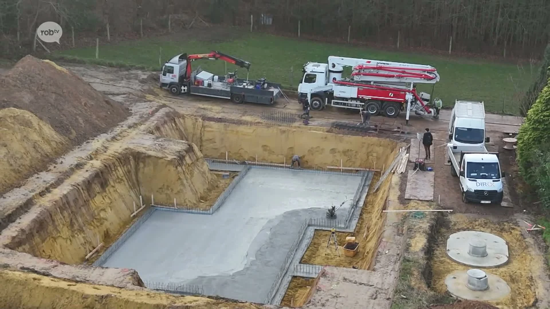 Hoofdafbeelding voor artikel Betonmixer trekt hoogspanningskabel…