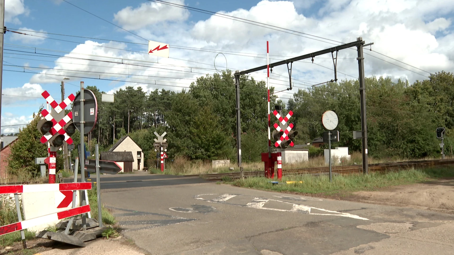 Hoofdafbeelding voor artikel Spoorwegovergang in Goorstraat…