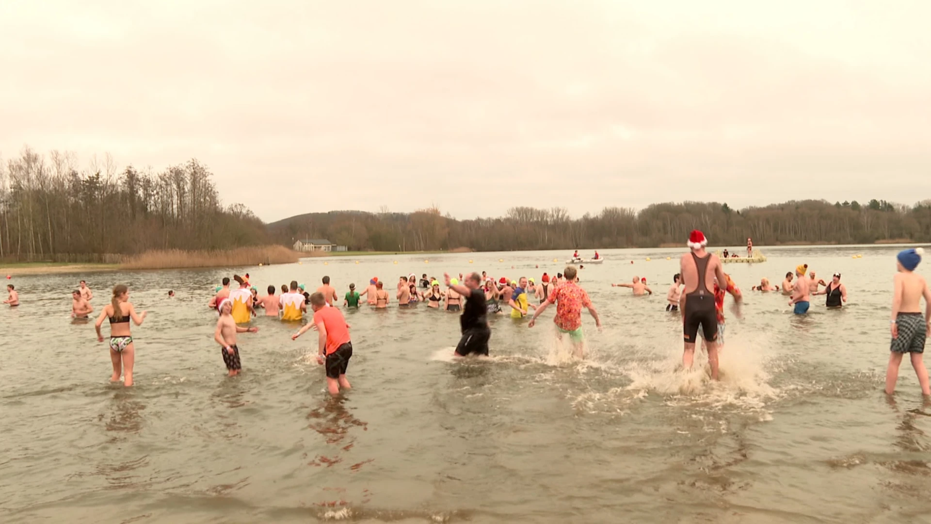 Hoofdafbeelding voor artikel Oudejaarsduik in Plas van…