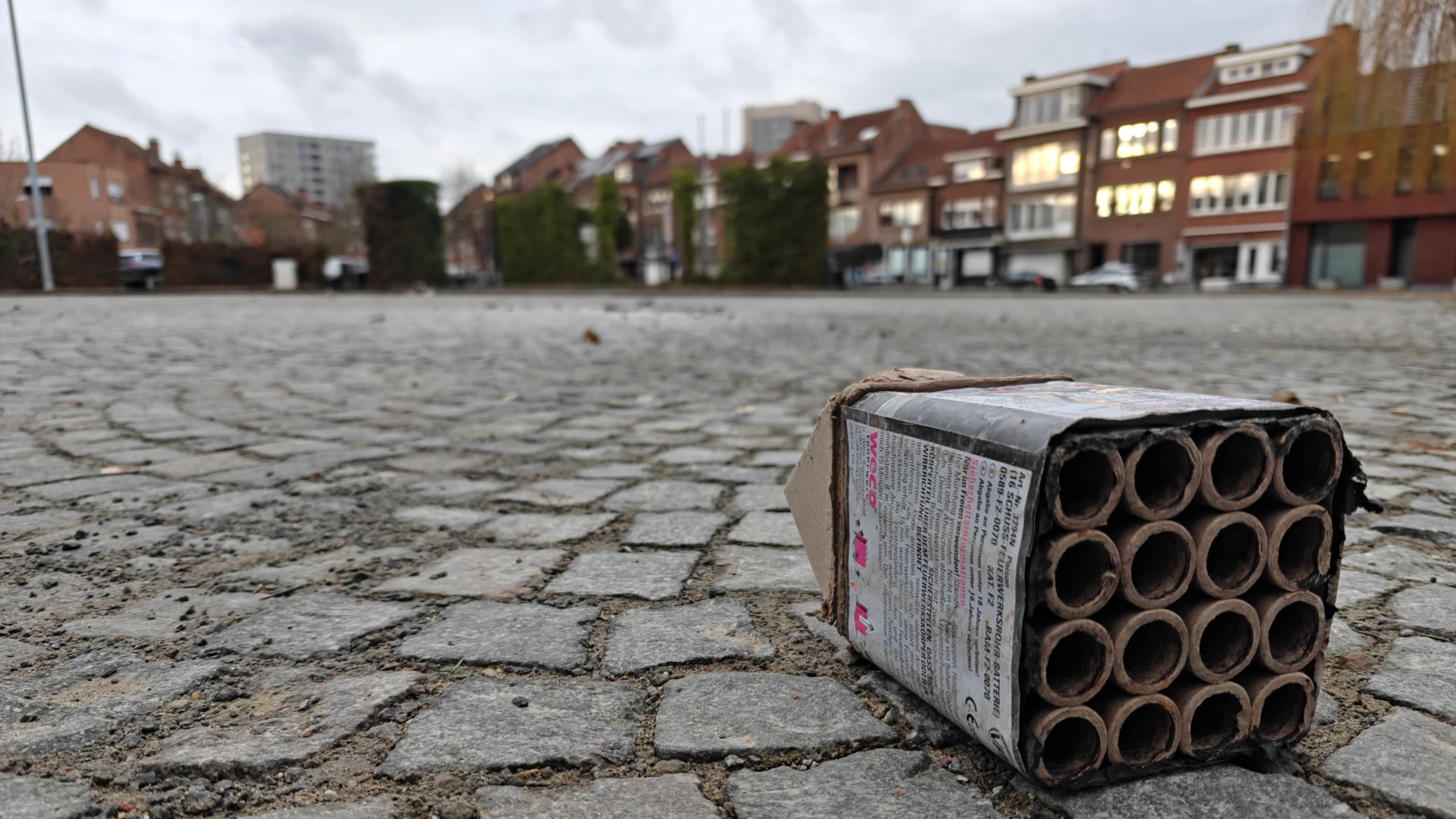 Hoofdafbeelding voor artikel 300 jongeren steken tijdens…