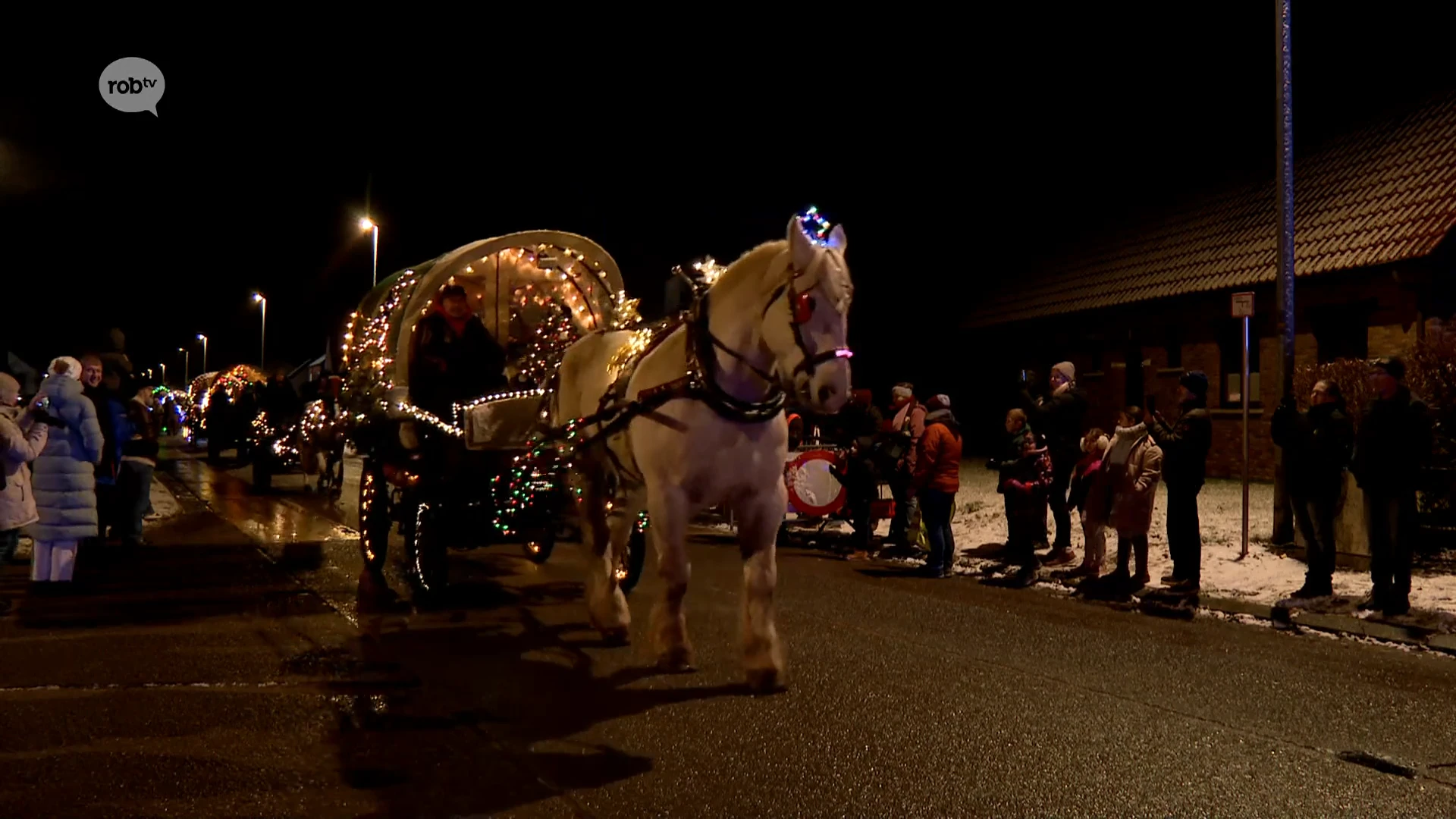 Hoofdafbeelding voor artikel Paardenlichtstoet trekt voor…