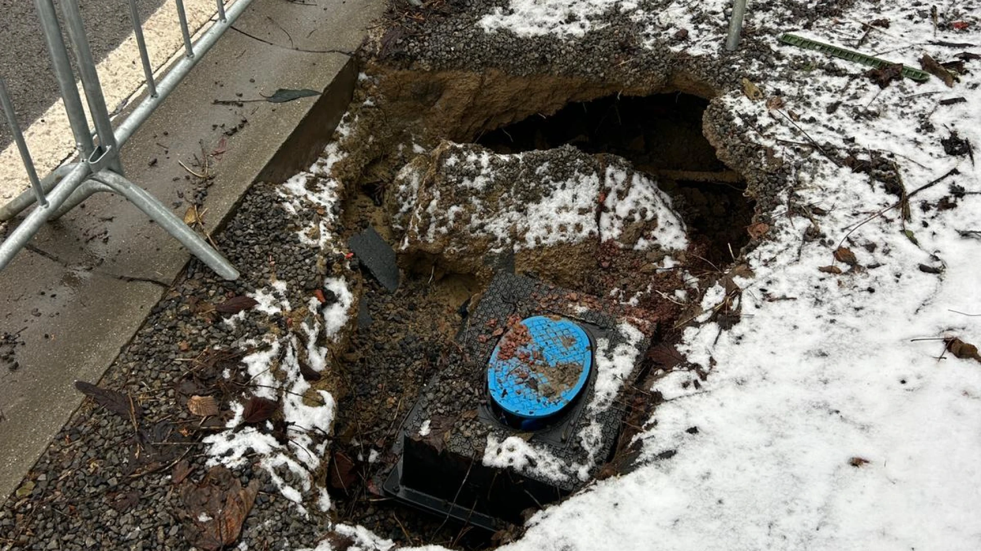 Hoofdafbeelding voor artikel Opnieuw zinkgaten ontstaan…