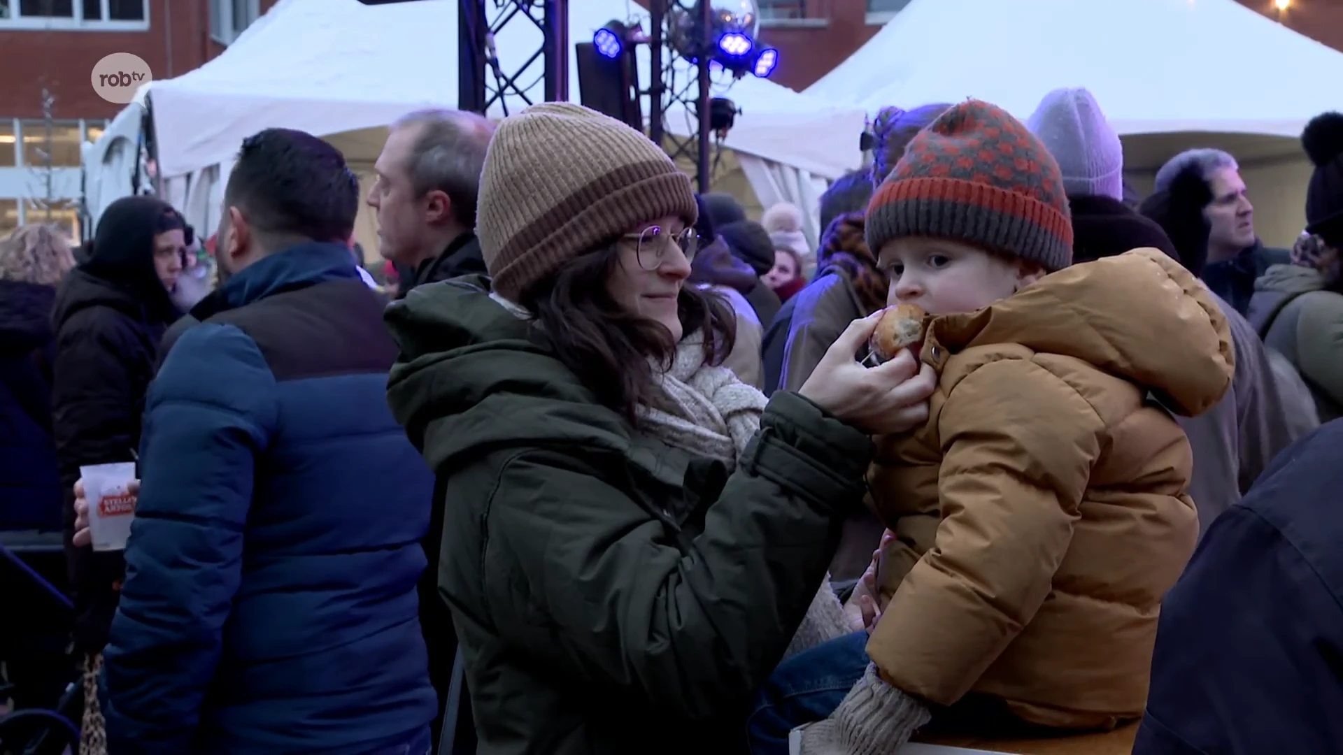 Hoofdafbeelding voor artikel Duizendtal Leuvenaars klinken…