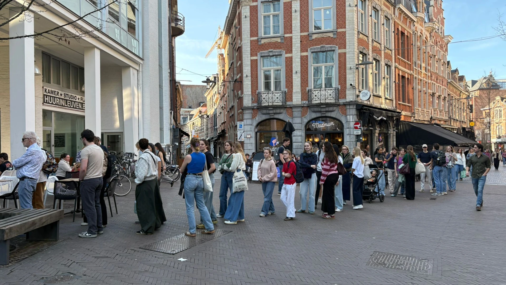 Hoofdafbeelding voor artikel Lange wachtrij aan 't Galetje…