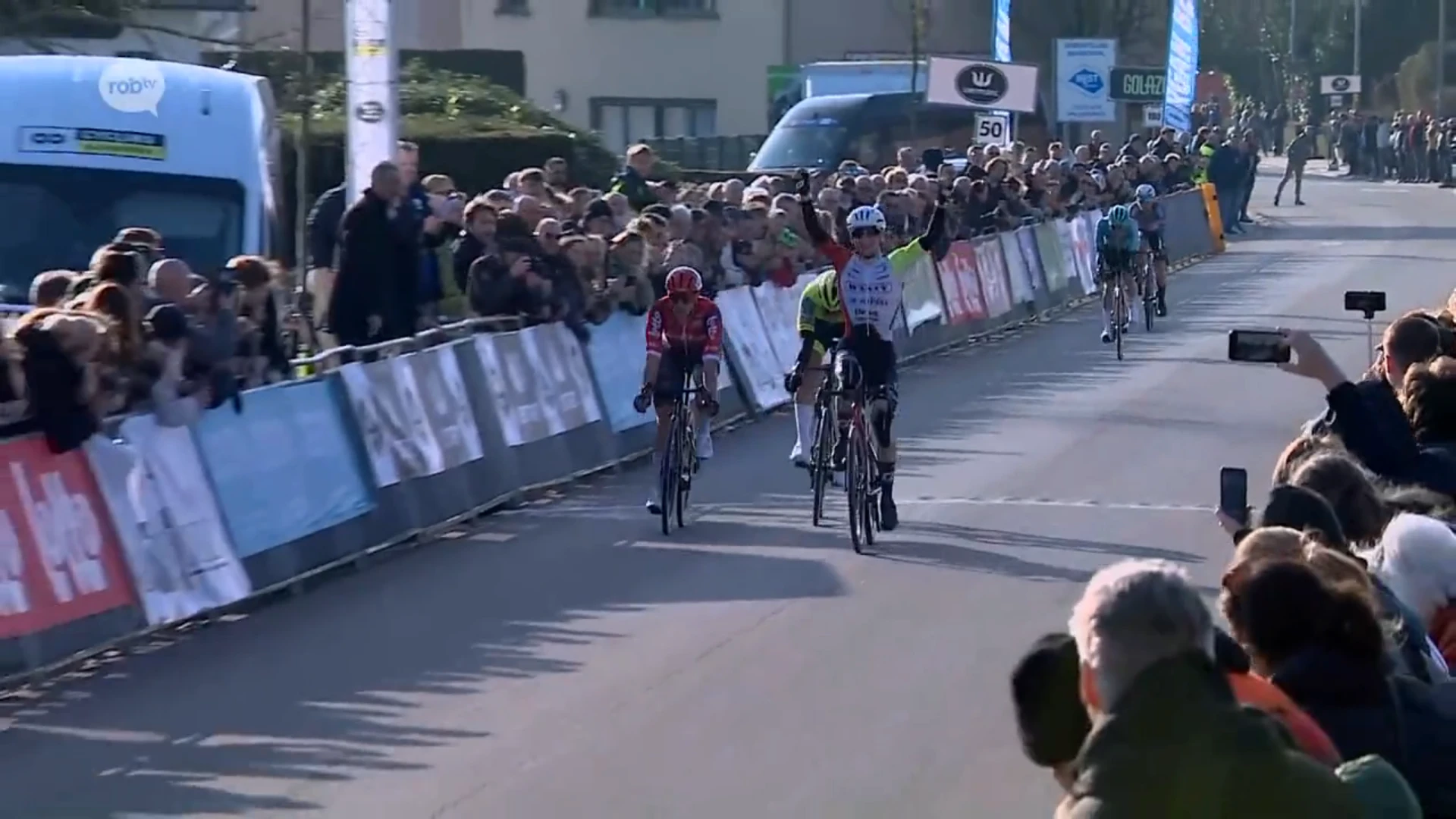 Hoofdafbeelding voor artikel Wie volgt Victor Hannes op…