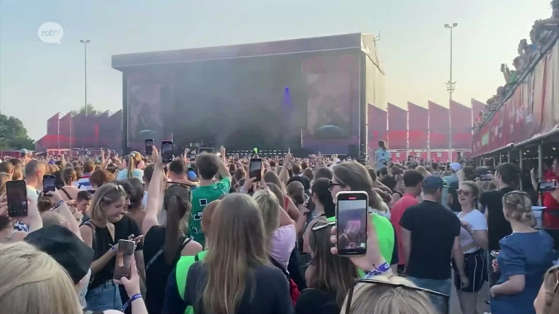 Hoofdafbeelding voor artikel Joost en Zwangere Guy headlinen…