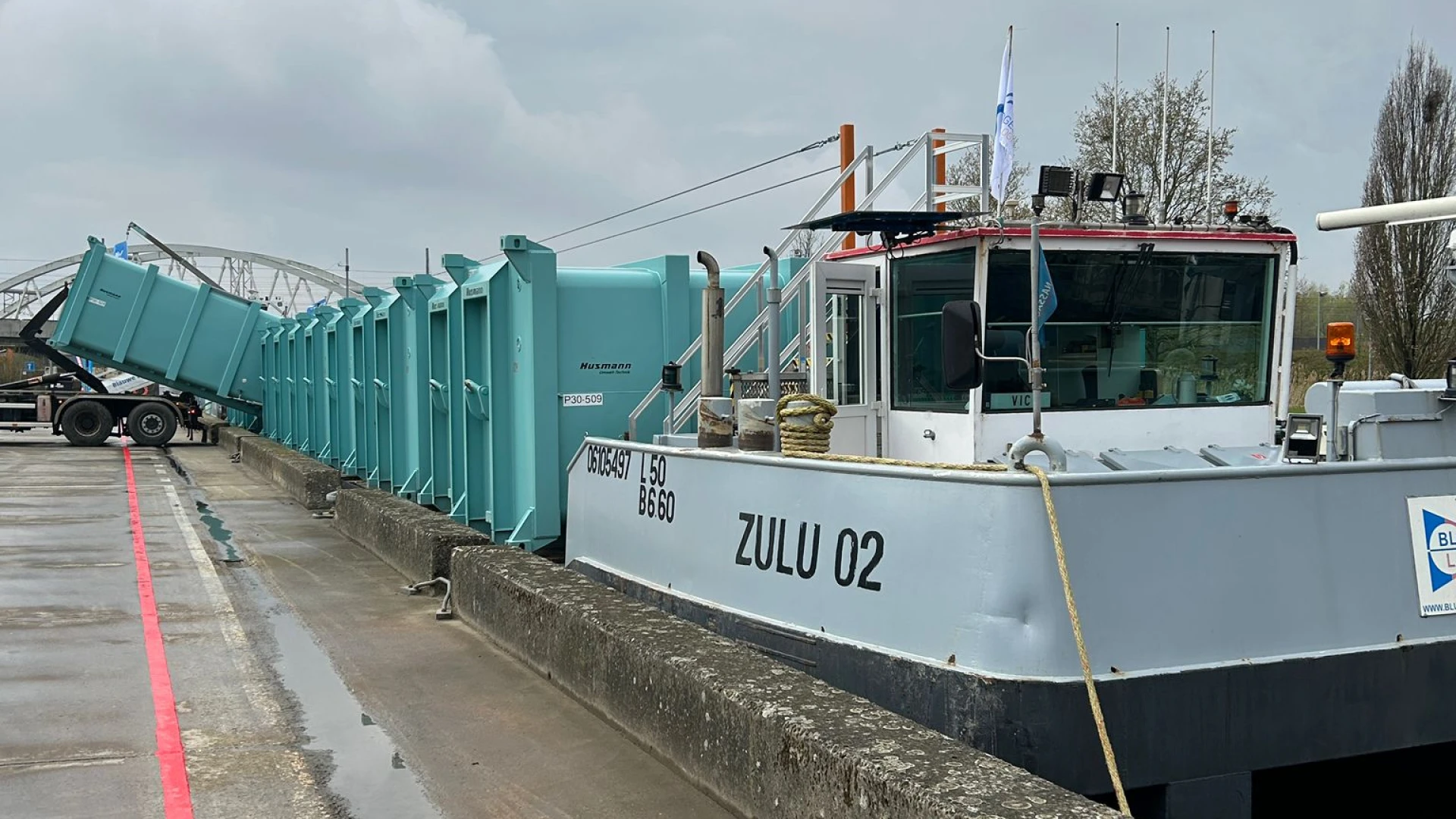 Hoofdafbeelding voor artikel Blauwe vuilzakken varen voortaan…