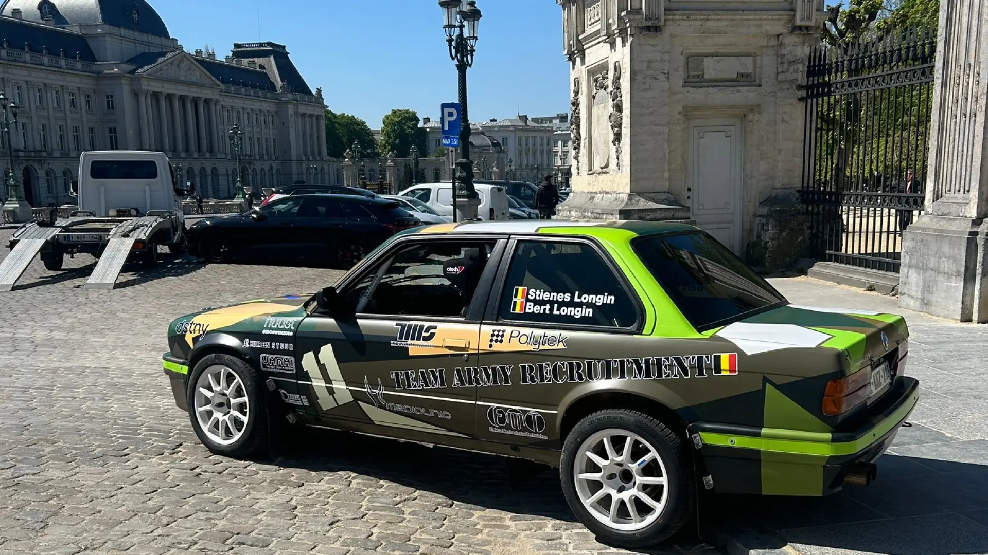 Hoofdafbeelding voor artikel Theo Francken rijdt in speciale…