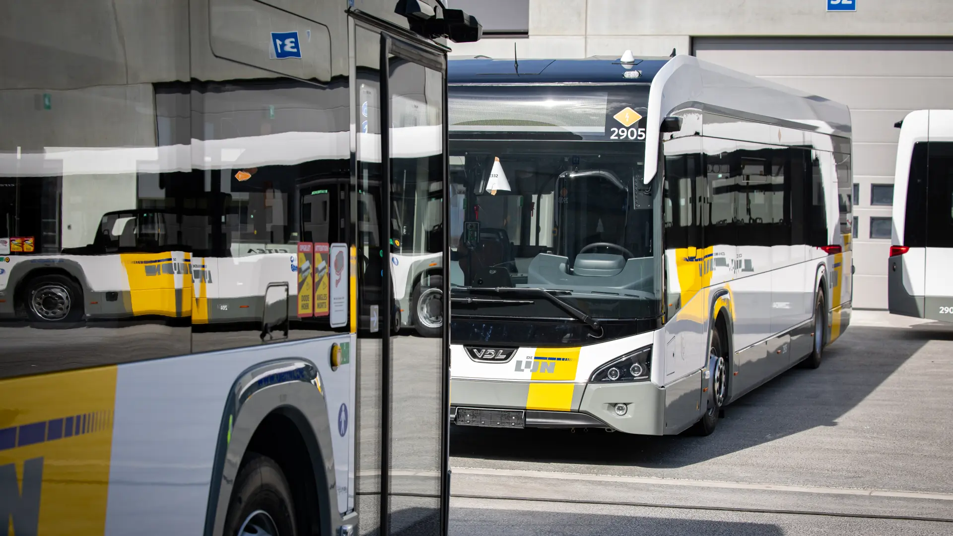 Hoofdafbeelding voor artikel De Lijn past 1 op 3 lijnen…