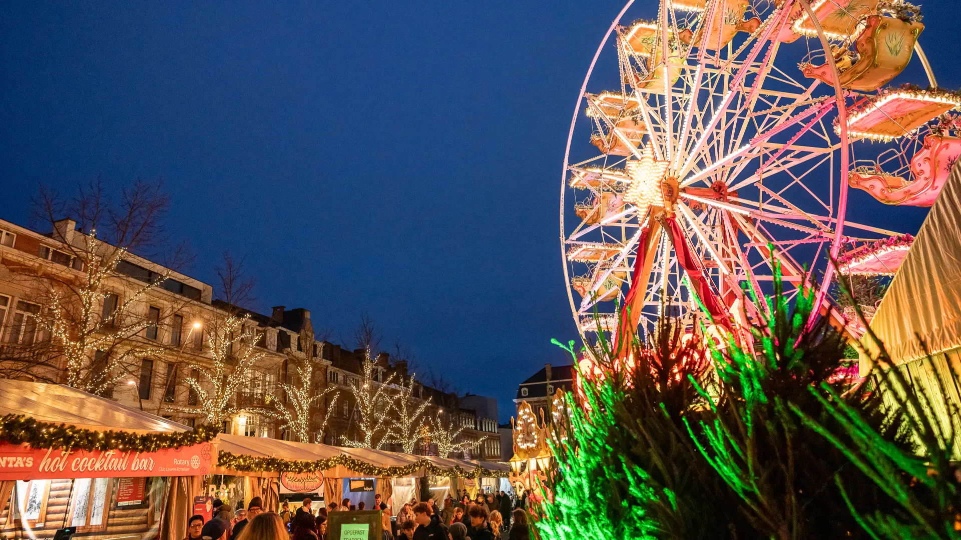 Hoofdafbeelding voor artikel Leuvense Kerstmarkt duurt…