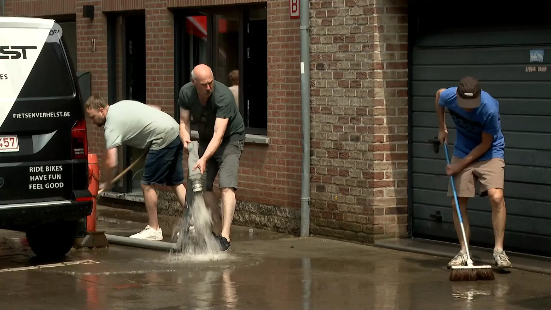 Hoofdafbeelding voor artikel Zware onweersbui zorgt voor…